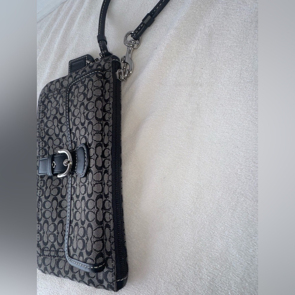 ‼️SOLD‼️Authentic Vintage Coach Soho Mini Black and Gray Logo Wristlet - Picture 8 of 13